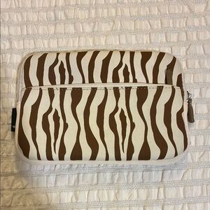 NWOT- Travelocity Brown and White Animal Print Pouch/travel/makeup bag